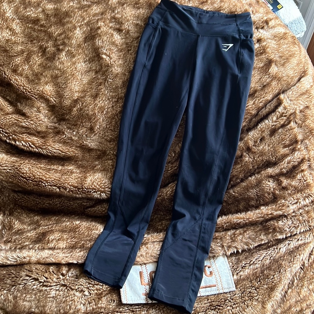 Gymshark - Smooth Black Leggings with Front Bottom Mesh lining